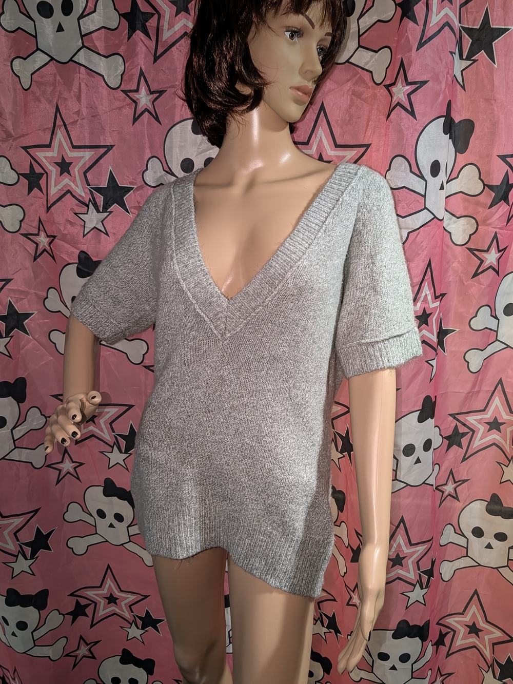 Arizona Jean Company Light Gray V-Neck Short Sleeve Sweater